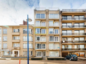Dante 301 with side sea view and central location